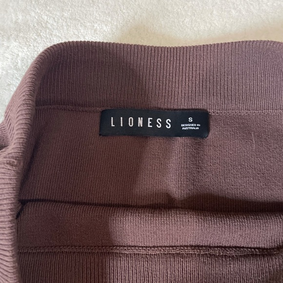 Lioness mini skirt - Picture 4 of 4